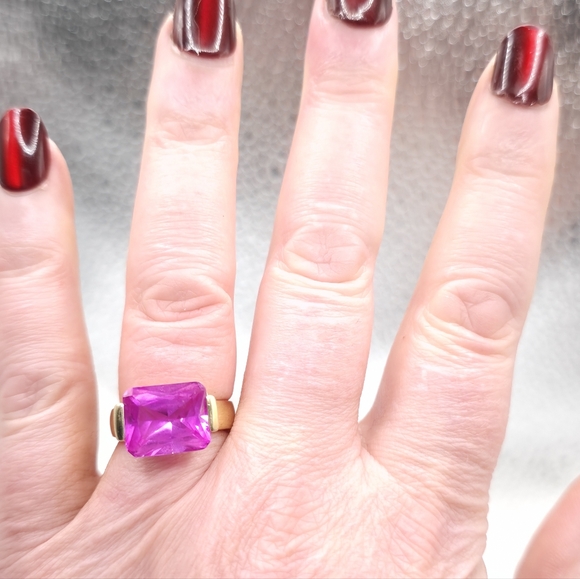 Designer Signed Vivid Pink Sapphire Ring - Picture 12 of 12